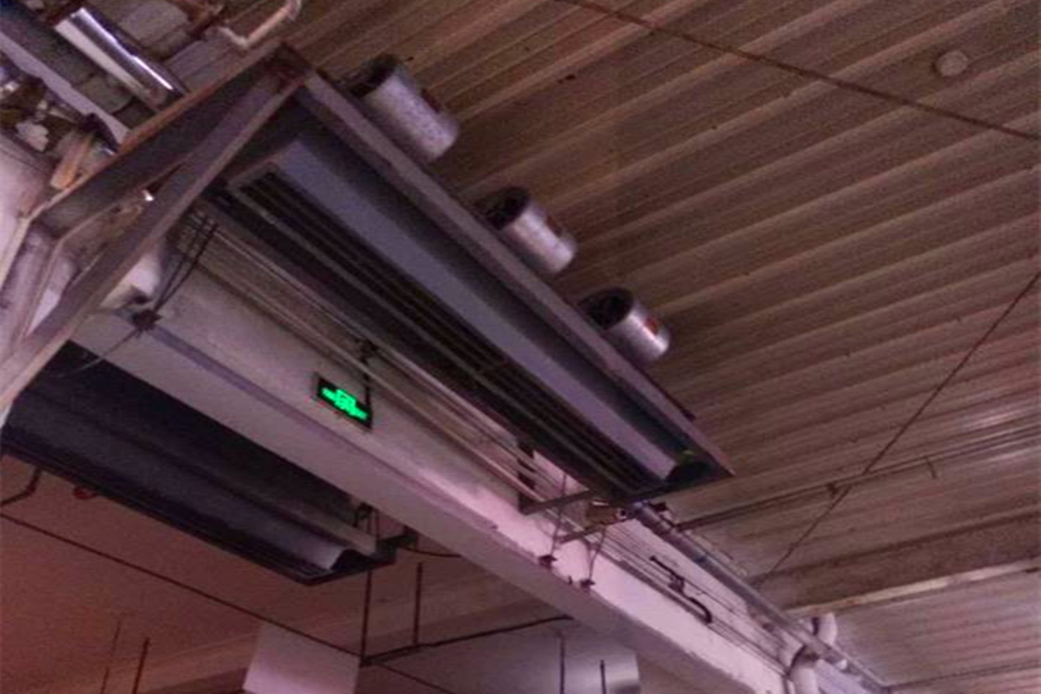 蒸汽型風(fēng)幕機安裝案例實拍